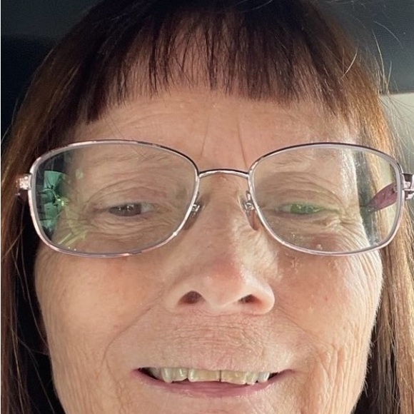 Meet your Posher, Jill - Picture 2 of 2